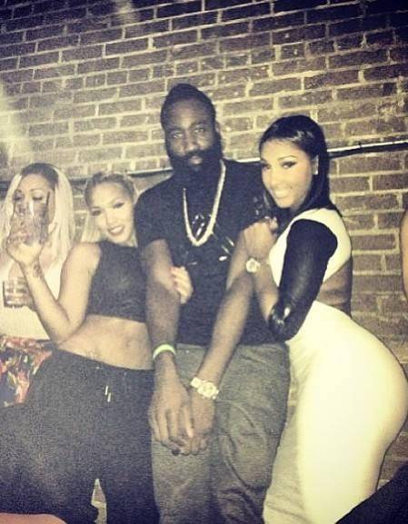 两条主线牢 两条主线牢